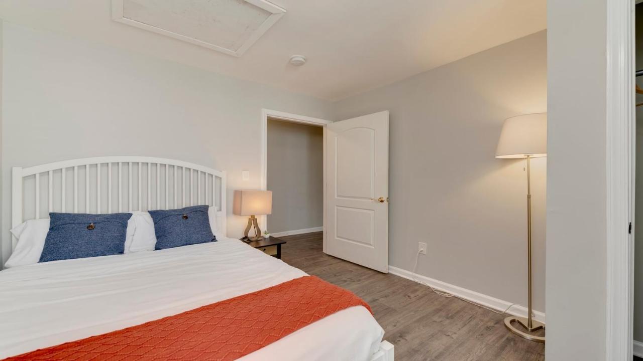 Stylish 3BR 3BA Colonial House by CozySuites Alexandria Zewnętrze zdjęcie