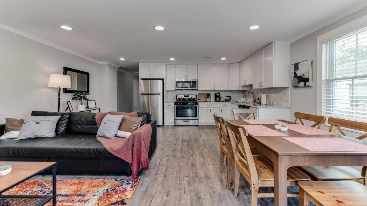 Stylish 3BR 3BA Colonial House by CozySuites Alexandria Zewnętrze zdjęcie