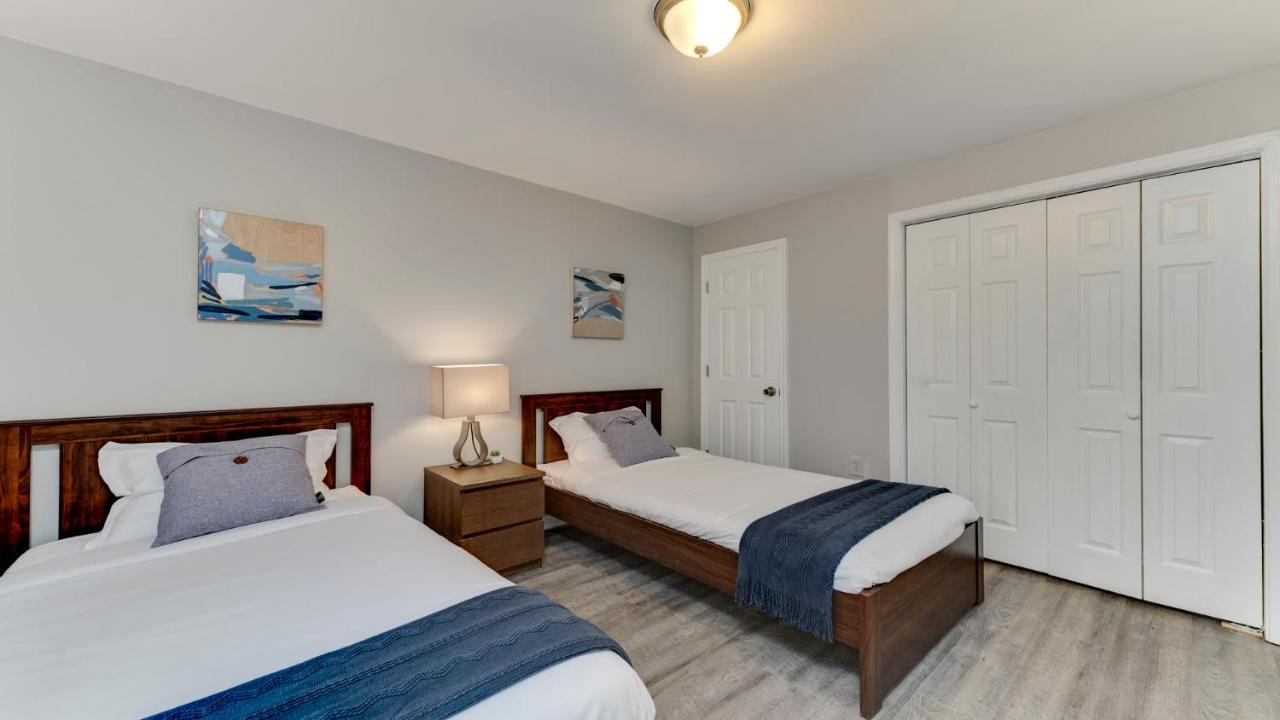 Stylish 3BR 3BA Colonial House by CozySuites Alexandria Zewnętrze zdjęcie