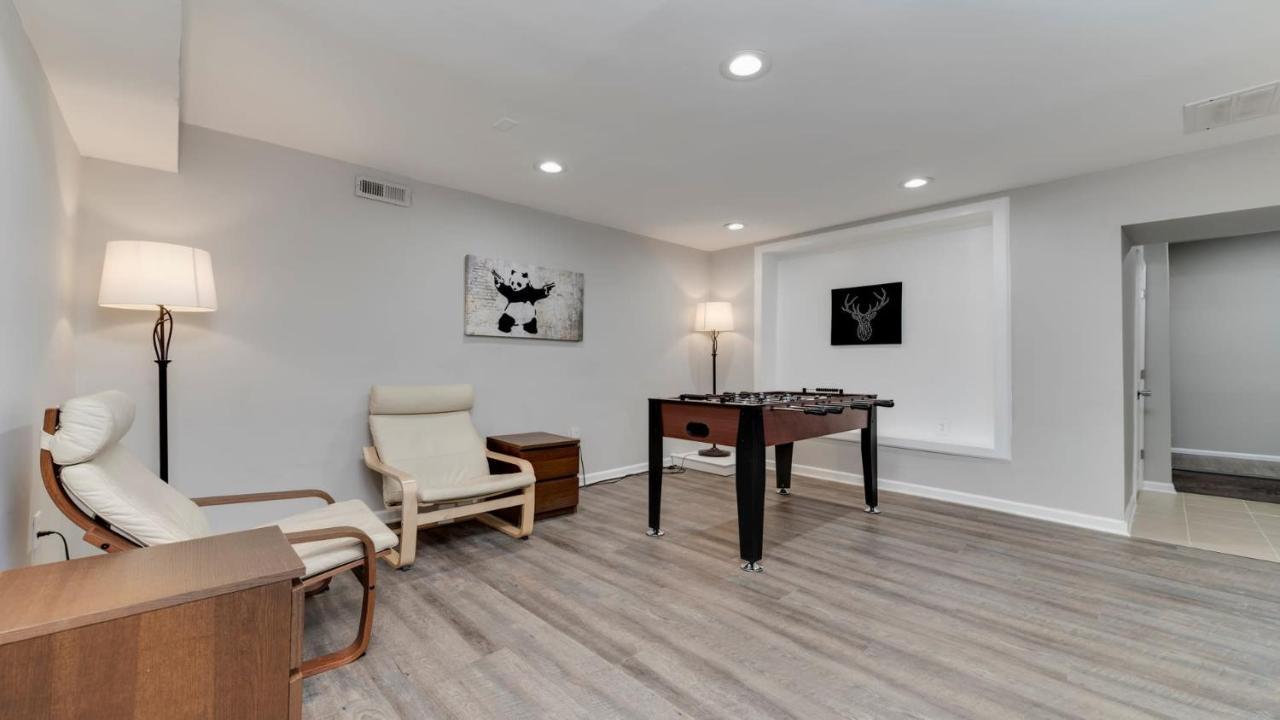 Stylish 3BR 3BA Colonial House by CozySuites Alexandria Zewnętrze zdjęcie